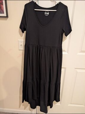 Snag Tights Black V-Neck Tiered Midi Dress